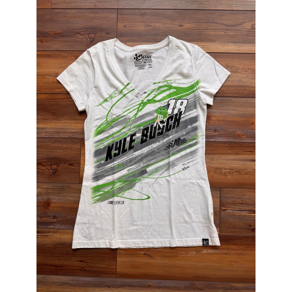 Chase Authentics NASCAR T-Shirt Womens Medium White Excellent Kyle Busch 18 M&Ms